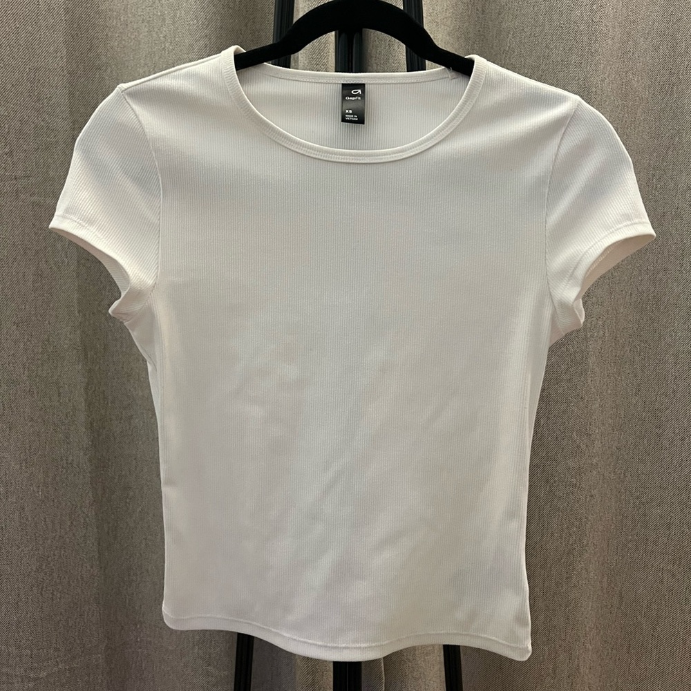 GAP White Short Sleeve Tee